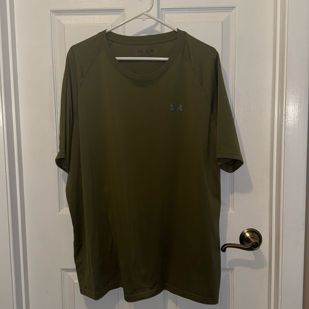 Under Armour short sleeve t-shirt size  XXL in olive